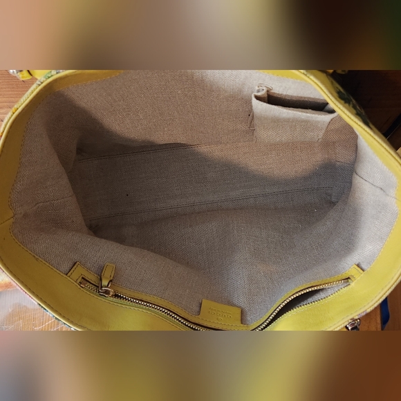 GUCCI Floral Yellow Tote Bag - Picture 11 of 17
